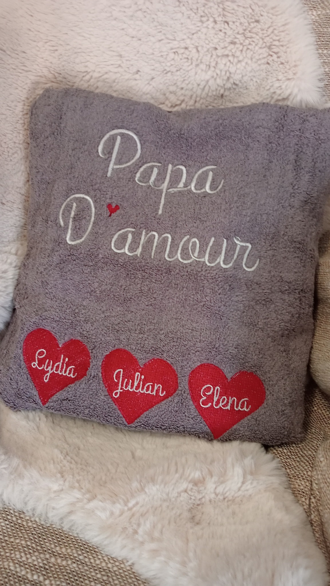 draps de bain personnalisé cadeau brodé 3