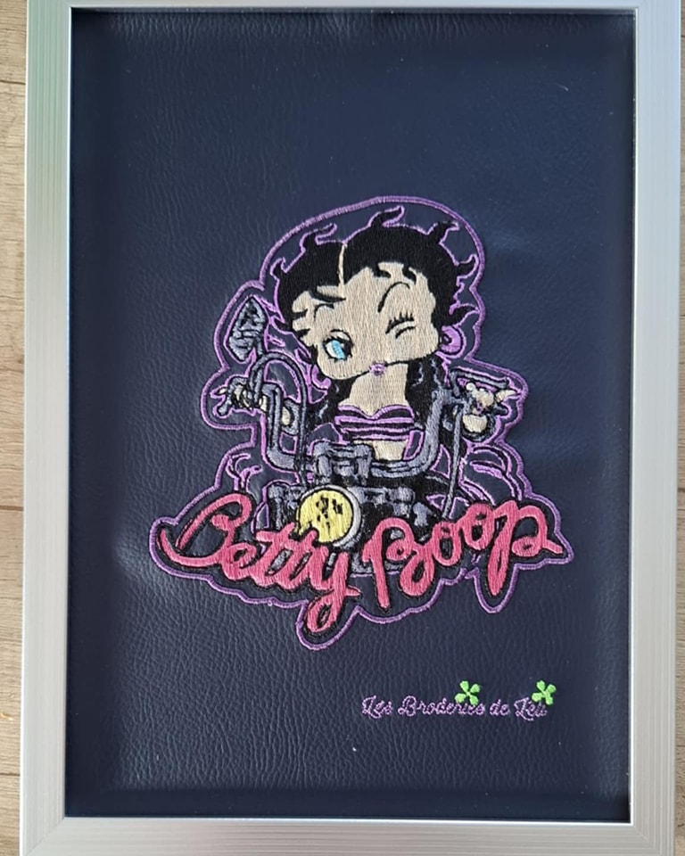 Broderie betty boop simili cuir décoration 3