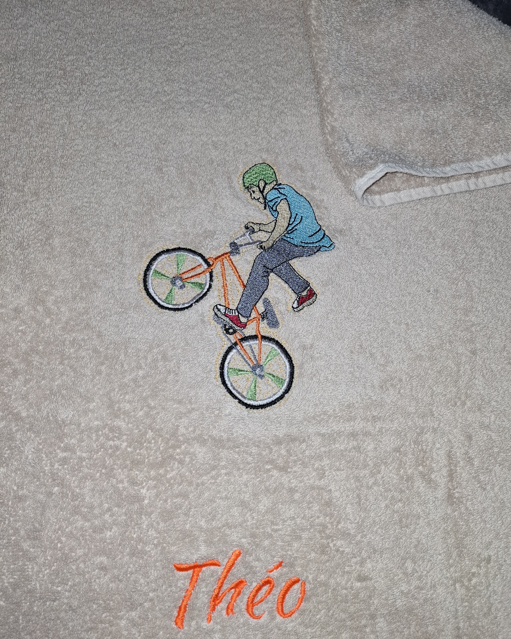 Broderie sur serviettes de toilette Luçon 2