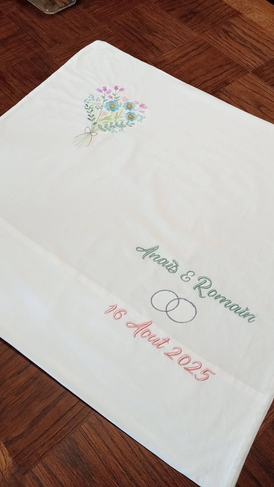 Taie d’oreiller brodée mariage 1